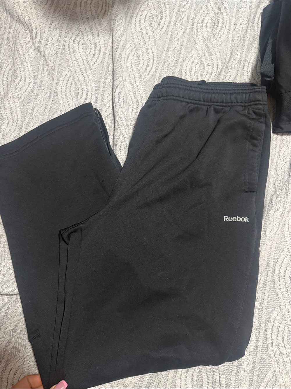 Reebok Men’s Black Logo Sweatpants